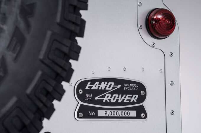 Land-Rover-Defender-2-millones-2