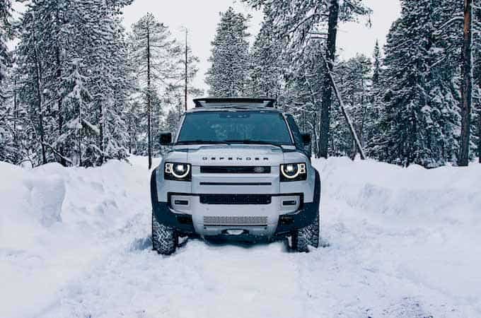 Parked Defender on the snow