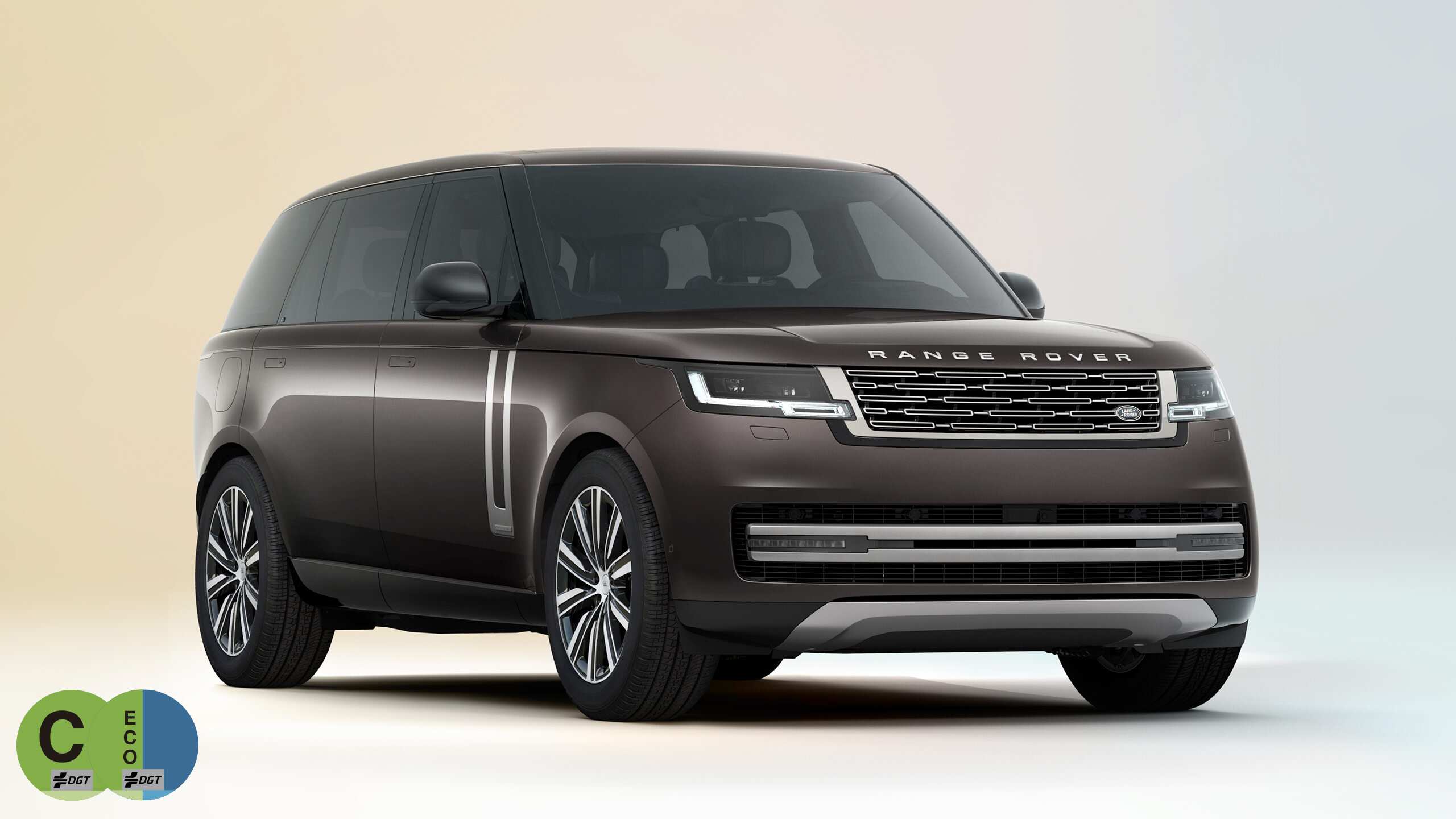 Front Right Profile representation of New Range Rover on gradient background